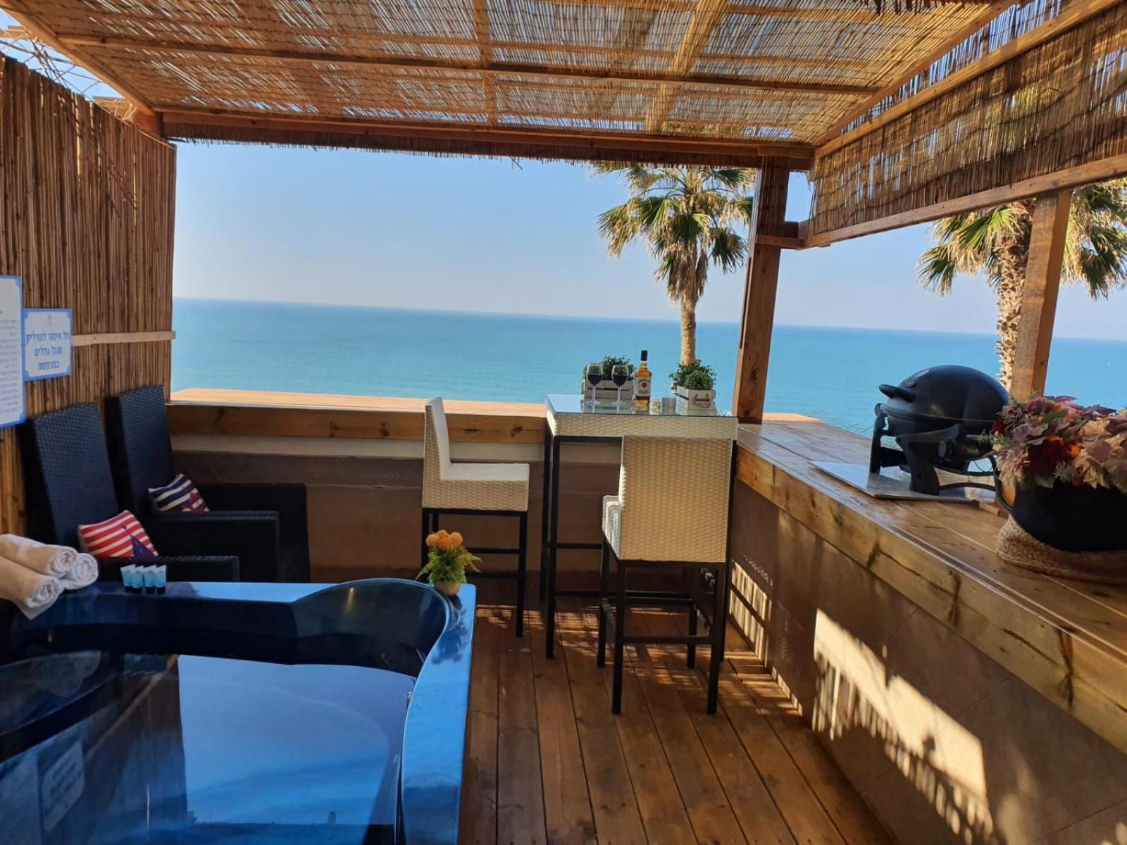 Magic On The Sea-Suites With A Private Jacuzzi And A Private Sea View ネタニア 部屋 写真