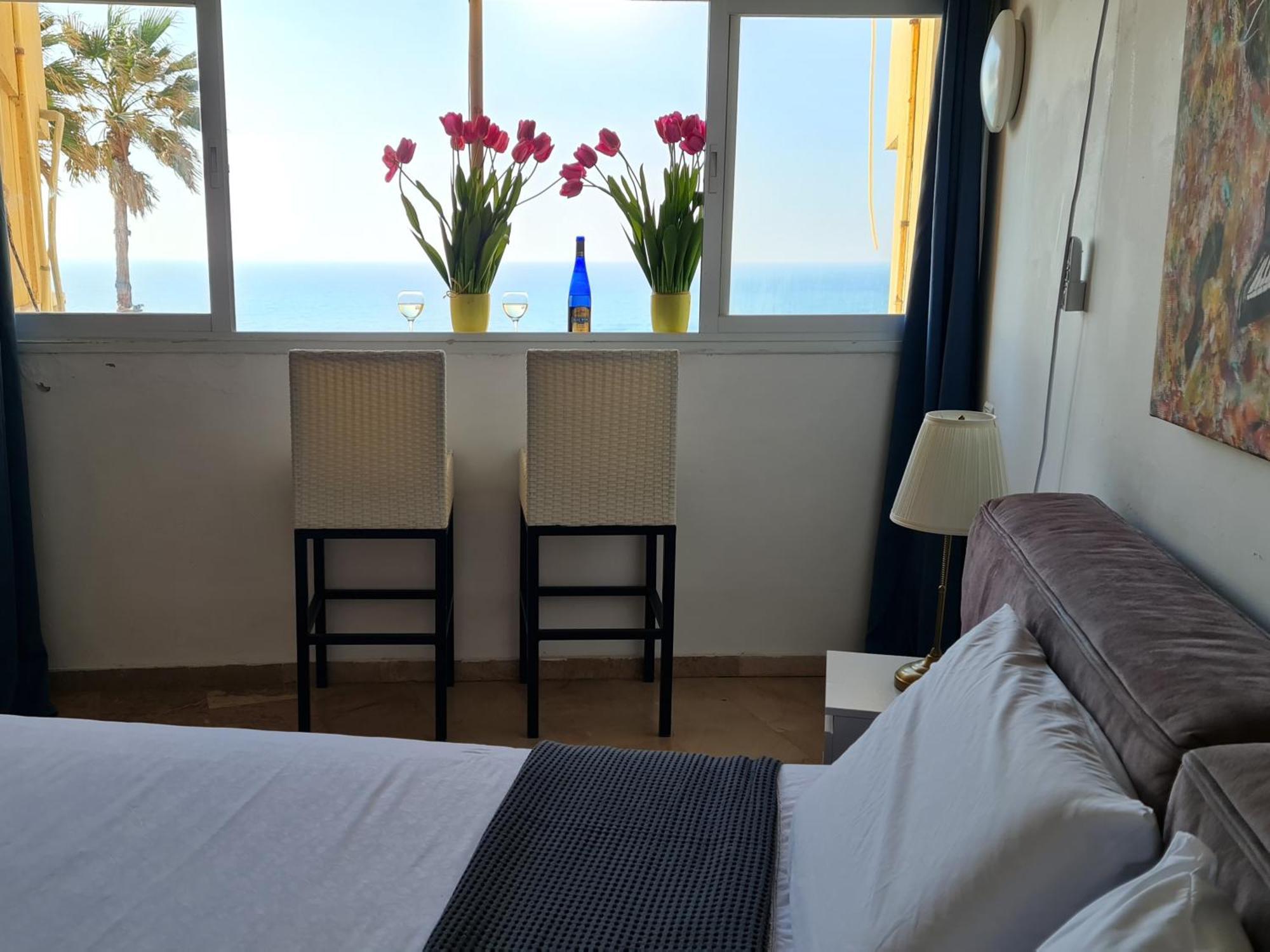 Magic On The Sea-Suites With A Private Jacuzzi And A Private Sea View ネタニア 部屋 写真
